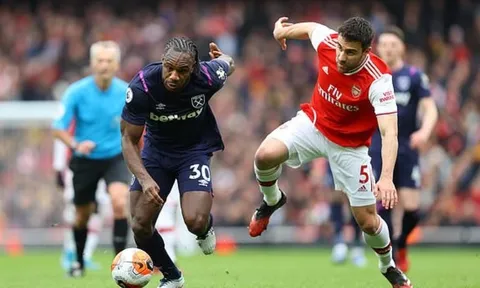 'Kẻ thất sủng' tỏa sáng, Arsenal giành 3 điểm kịch tính trước West Ham