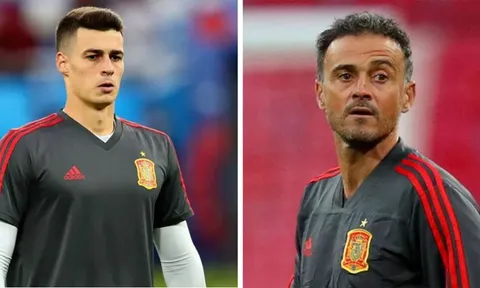Thủ thành Chelsea có hành động ý nghĩa sau chiến thắng cùng Tây Ban Nha
