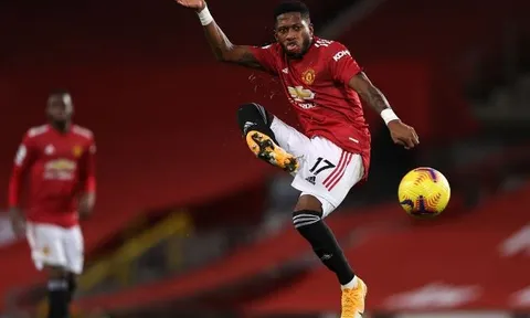 Khắc chế Grealish và McGinn, đã đến lúc Solskjaer sử dụng 2 'quái vật' tuyến giữa