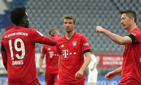 Khai "súng thần công", Bayern Munich vùi dập đối thủ không thương tiếc