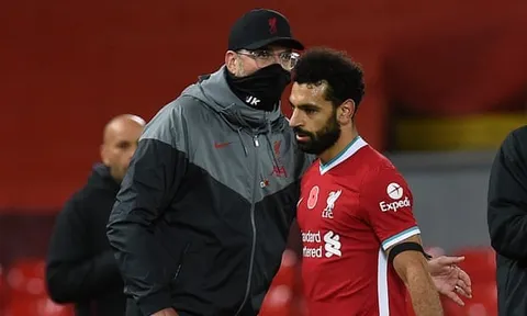 Khó chịu ra mặt với Klopp, Salah ra quyết định chấn động Anfield