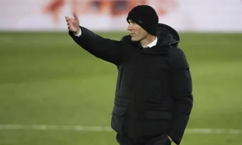 Khó khăn bủa vây, Zidane vẫn quyết chốt tương lai "máy quét" vạn người mê