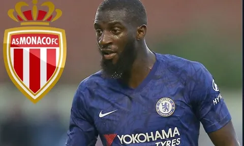 Khó tin nhưng "bom xịt" của Chelsea đang đắt hàng như "tôm tươi"