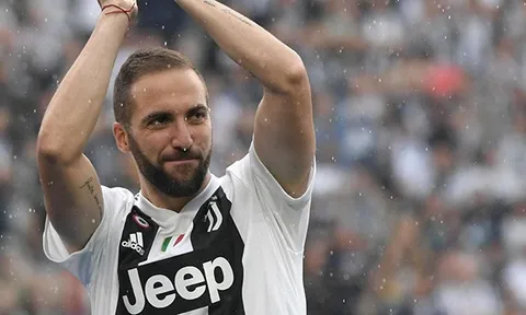 Khốn khổ 'cục tạ' của Juve, làm tất cả để mong Sarri xem xét
