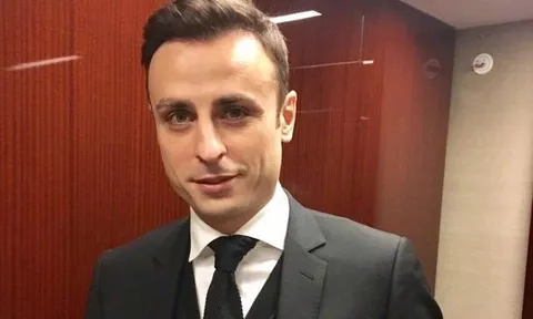 Berbatov: "Không mua Dybala sẽ có lợi cho Man United"