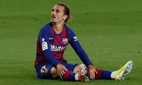 Không tin người nhà, Barca phải trả giá đắt trên TTCN