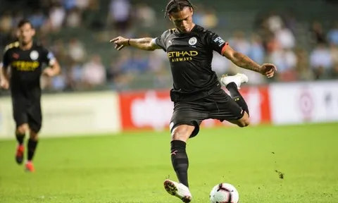 Không từ bỏ, Bayern vẫn "mặt dày" quyết hàn hành lang cánh bằng "cơn lốc" tại Etihad