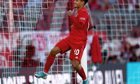 "Kiến tạo" penalty cho Coutinho, Lewandowski nói gì?