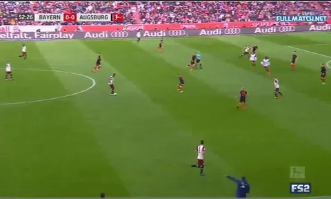 Phất bóng thiên tài, sao Bayern khiến Paul Scholes phải ngã mũ nể phục