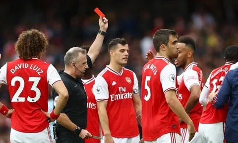 'Thảm họa' Maitland-Niles suýt nữa nhấn chìm Arsenal