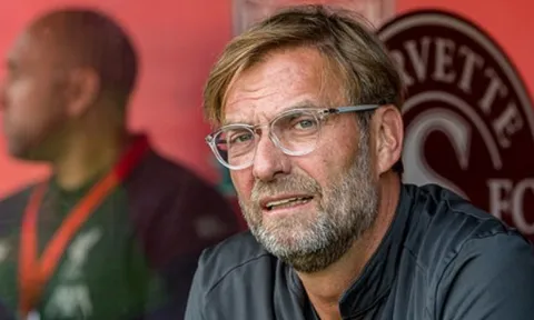 Jurgen Klopp lí giải nguyên nhân không mua người dự phòng cho Salah và Mane