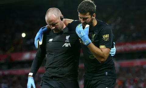 Klopp hé lộ thời điểm trở lại của Alisson