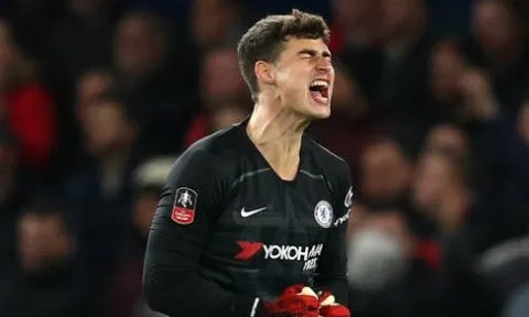Nhìn Kepa bùng cháy với 'Triple Save', Klopp thẫn thờ làm 1 điều ngoài đường biên