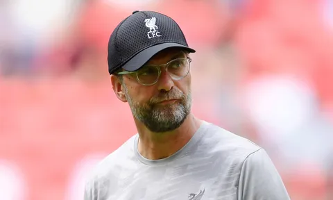 Klopp phá vỡ im lặng về việc 'kẻ thất sủng' không có tên dự Siêu Cúp
