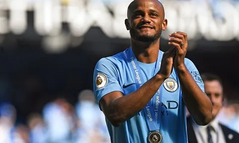 CHÍNH THỨC! Huyền thoại Man City giải nghệ, đảm nhận vị trí mới
