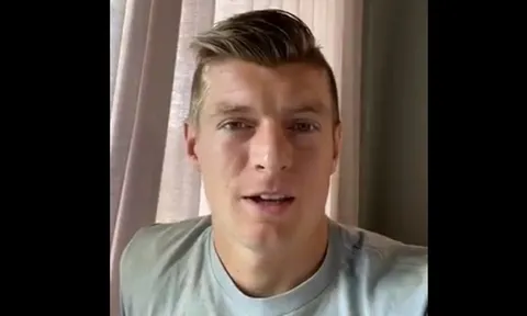 Kroos gửi tới "nạn nhân của corona" thông điệp đầy ý nghĩa