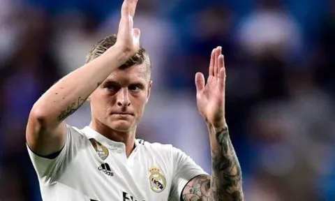 Kroos vừa đau đớn vừa cay đắng, chỉ ra HLV Real không đáng bị sa thải