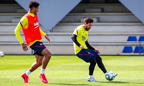 La Liga tạm hoãn vì virus Corona, Messi và các đồng đội vẫn làm điều này