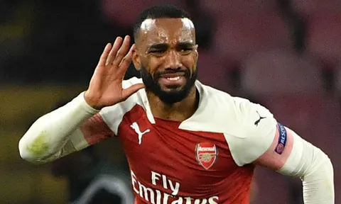 Lacazette cần thay đổi để trụ lại Arsenal
