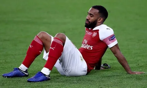 Sao Arsenal báo tin vui đến CĐV khi dính chấn thương gây sốc