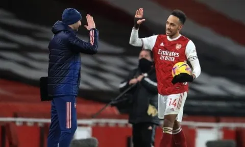 Lập hat-trick, Pierre-Emerick Aubameyang có 7 thống kê tuyệt vời