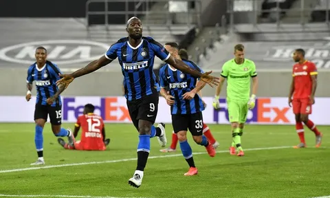 Lập siêu phẩm, Lukaku phá kỷ lục của huyền thoại Ngoại hạng Anh
