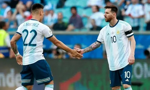 Cựu sao Barcelona: "Thi đấu bên cạnh Messi không dễ dàng"
