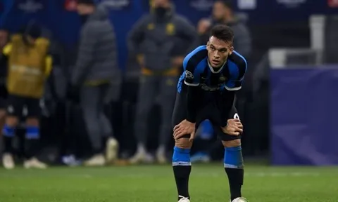 'Tiền bối' Martinez lên tiếng, Chelsea cùng Barca run rẩy chờ thời cơ