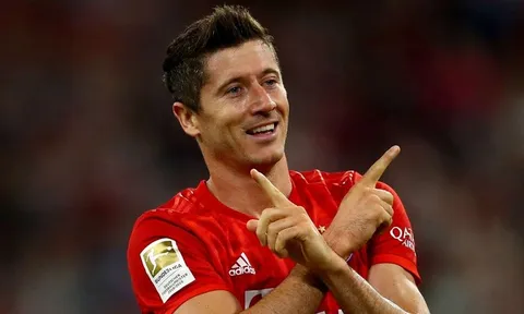 Lewandowski lý giải cho hành động ăn mừng quen thuộc sau khi ghi bàn