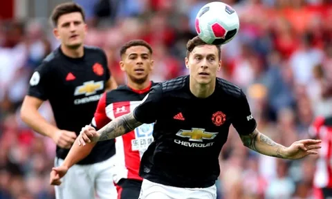 Chưa 'ăn rơ' với Maguire, sao Man Utd lên tiếng nói rõ nguyên nhân