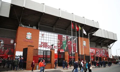Liverpool cho dừng hết mọi dự án vì Anfield