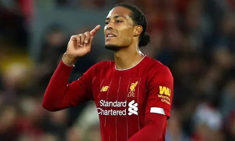 Liverpool chủ quan về Van Dijk: Đừng để "mất bò mới lo làm chuồng"