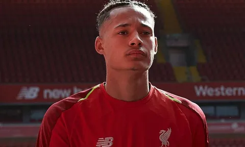 Liverpool đồng ý chia tay "Gã khổng lồ" ở hàng thủ