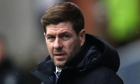 Liverpool gửi lời nhắn đến Gerrard sau kỳ tích bất bại