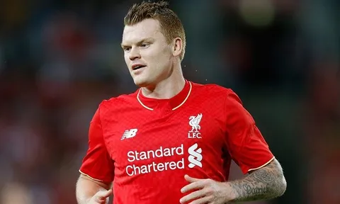 Liverpool đón tin sốc, huyền thoại cùng con gái bị tai nạn xe hơi