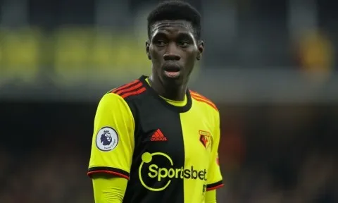Liverpool muốn có "đồng đội của Mane", Watford ngay lập tức chốt giá