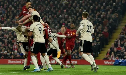 Thua thảm Watford, Liverpool biết phải làm gì vào mùa Hè