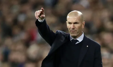 Lộ diện 4 cái tên tại Real bị Zidane trảm: Đoạn cuối của chiến binh già?