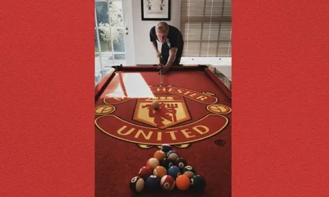 Lộ hình ảnh mới nhất, rõ khả năng Van de Beek rời Man Utd