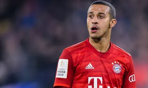 Lộ lý do thật sự khiến Thiago phũ phàng với Bayern Munich
