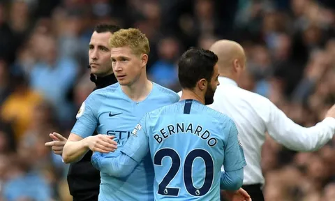 Lợi dụng án phạt, Barca ủ mưu đánh cắp 'sao hạng A' của Man City