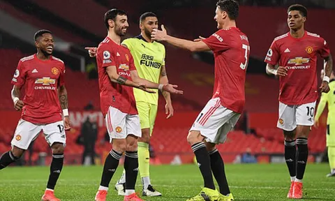 Lột xác ngoạn mục, Man United "nuốt chửng" Newcastle tại OTF