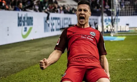 Bừng sáng tại Bundesliga, Luka Jovic lập tức gửi thông điệp cảm động