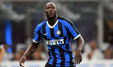 Lukaku bị miệt thị, "mục tiêu số 1" của Man Utd đứng ra phản pháo