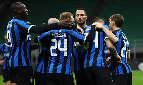 Lukaku ghi bàn hài hước, Inter Milan tiến vào vòng 16 đội Europa League