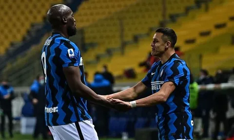 Lukaku khiến NHM phát cuồng với 2 pha kiến tạo cho Alexis Sanchez