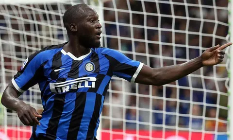 Lukaku lại bất ngờ "xát muối" Man Utd thêm một lần nữa