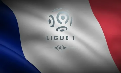 Lyon kêu gọi Tổng thống Pháp học Tây Ban Nha, cho Ligue 1 trở lại