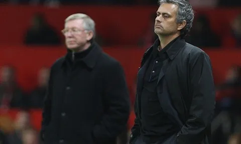 Ngày Mourinho khóc nức nở vì quyết định của Sir Alex Ferguson