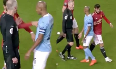 Bức xúc, Fernandes 2 lần "tẩn" Fernandinho trước mặt trọng tài